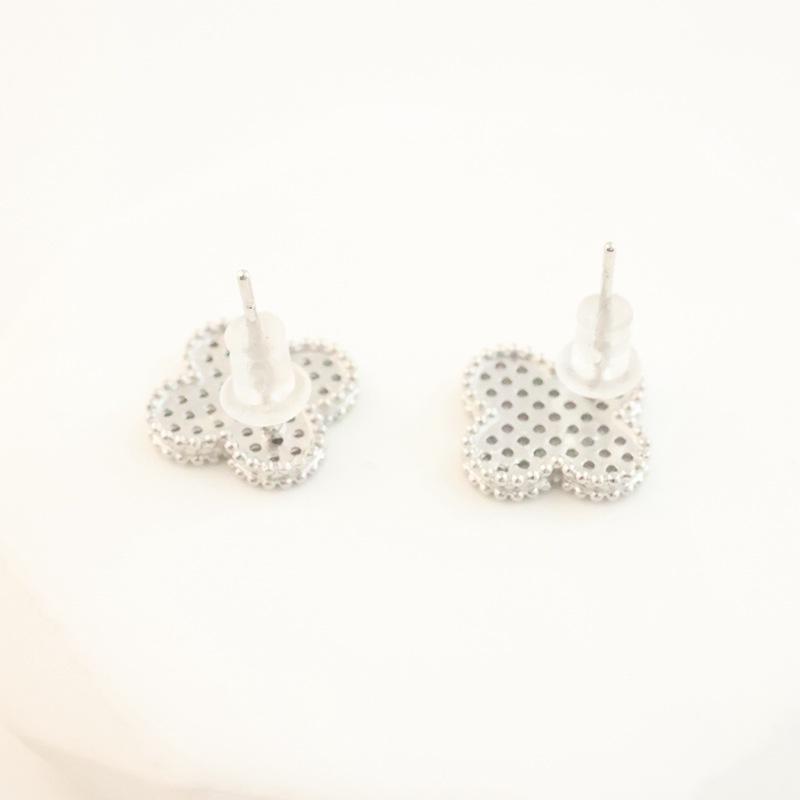 Boucles d'oreilles en forme de trèfle à quatre feuilles de style rétro, boucles d'oreilles de luxe polyvalentes en strass brillants pour femmes