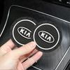 2026 Heißer Autoaufkleber 2 Stück Auto-Getränkeuntersetzer Silikon-Wassernapfschlitz Anti-Rutsch-Matte PVC-Pads für Kia Sportage Rio 3 Soul Picanto Cerato N