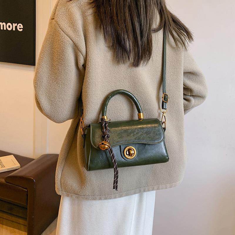 Autumn and winter portable commuter bag women's new trendy retro small square bag niche design casual shoulder messenger bag