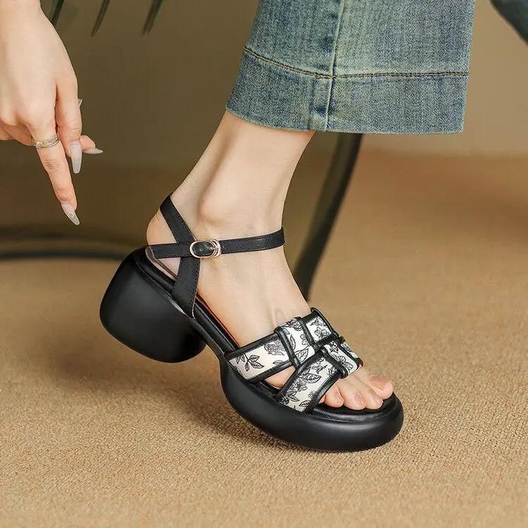 

Модные женские сандалии на среднем каблуке, квадратные женские туфли, корейский опт, лето 2024, предложения и новинки, сандалии на каждый день 40