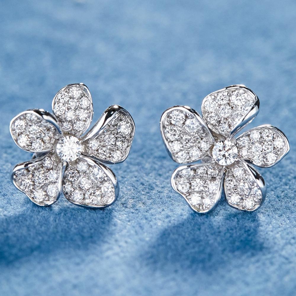 

2026 New Small Fresh Flower Sparkling Zircon Earrings with Elegant and Fashionable Design, Personalized and High-end Accessories