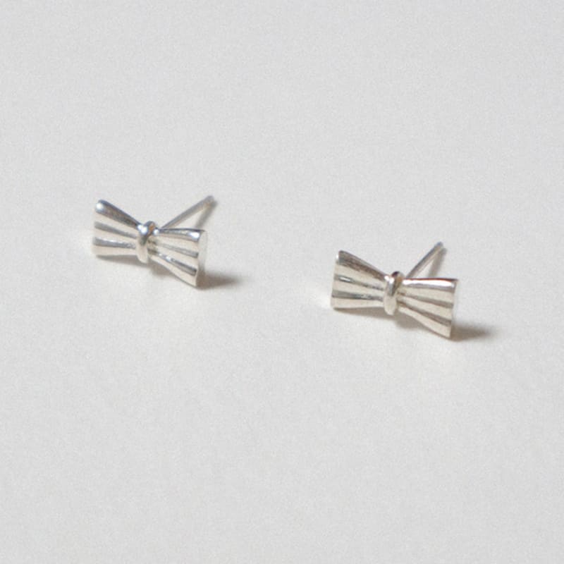 OudStudio Bow Earring