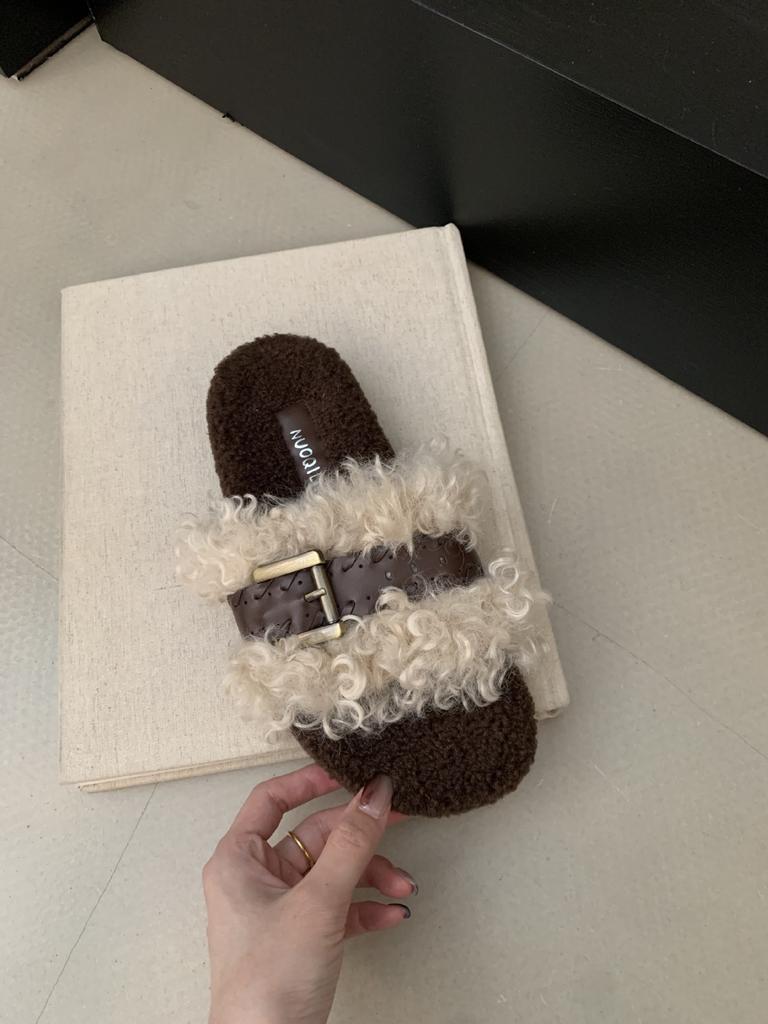 Thick-bottomed Fluffy Slippers Women's Autumn and Winter Outer Wear 2025 New Belt Buckle Curly Hair Cute Outer Wear One-word Sandals