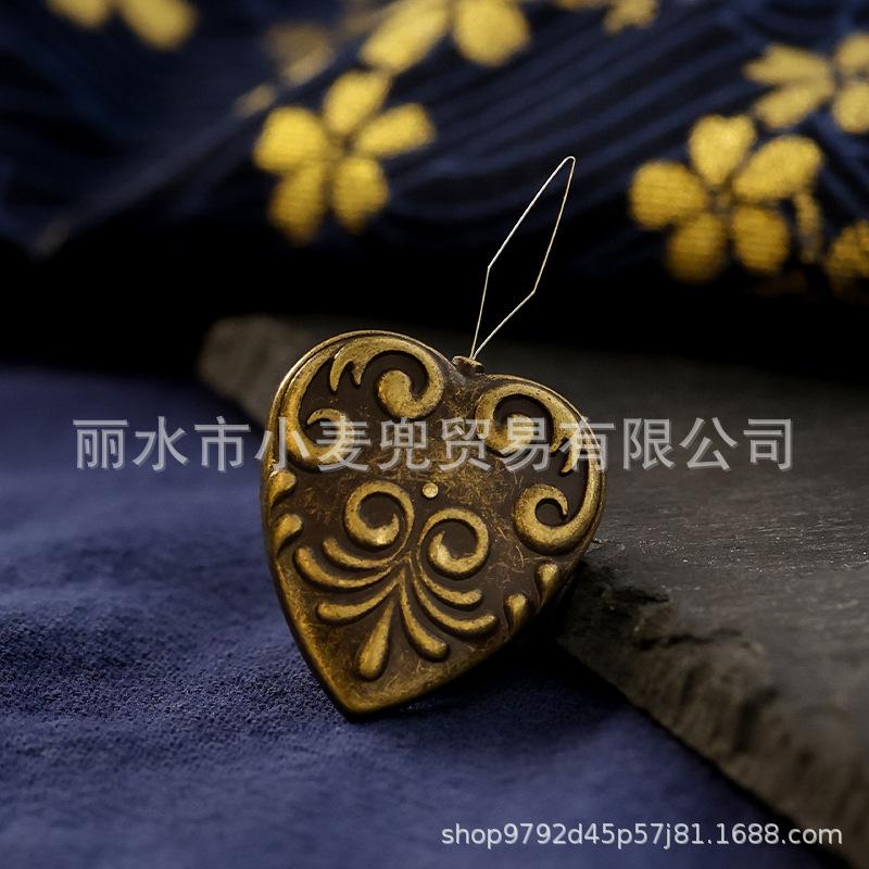 Geometric Pendant Necklace With Large And Small Squares