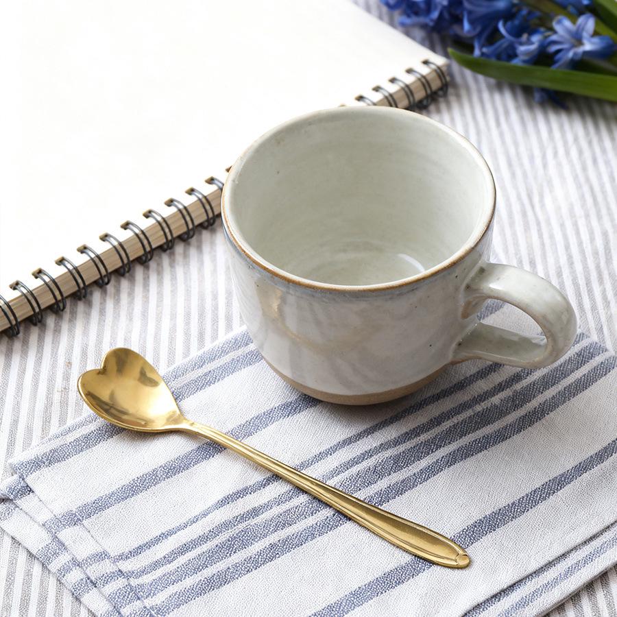 

Gold Stainless Steel Heart Spoon for Coffee and Milk Cups - Elegant Design for Hotels and Restaurants
