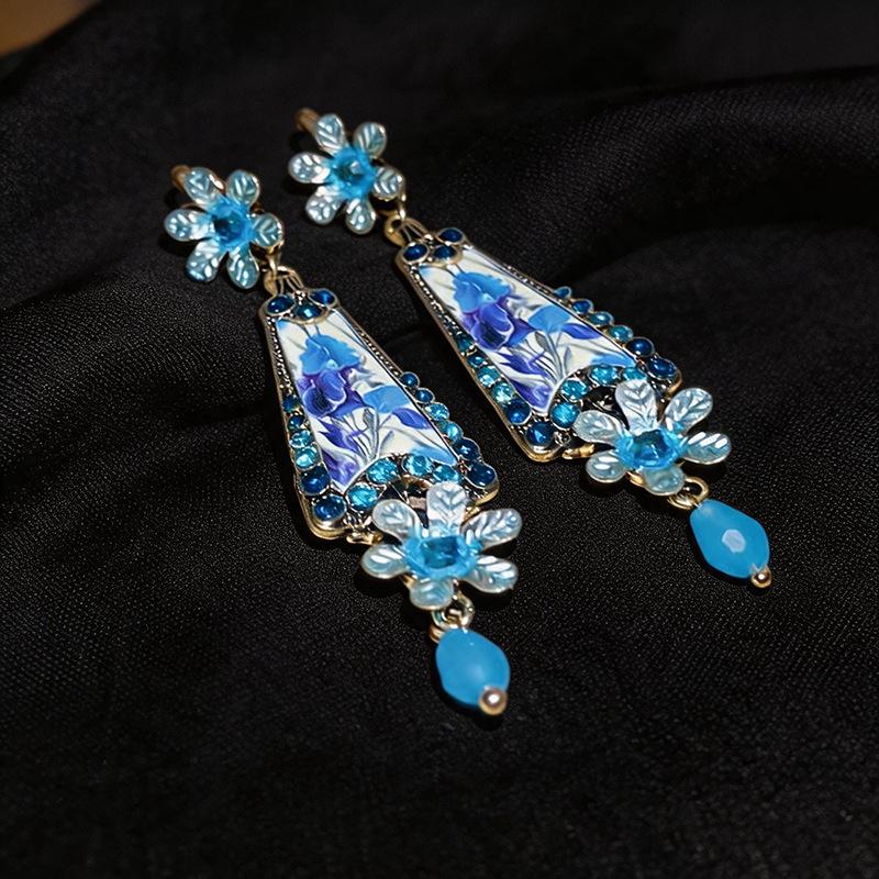 Vintage Rhinestone Flower Ear Cuff - Light Luxury European Retro Style Earrings