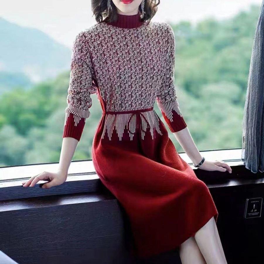 Women's Stylish Autumn & Winter Slimming Knit Wool Dress with Waist-Cinching and Printed Inner Layer