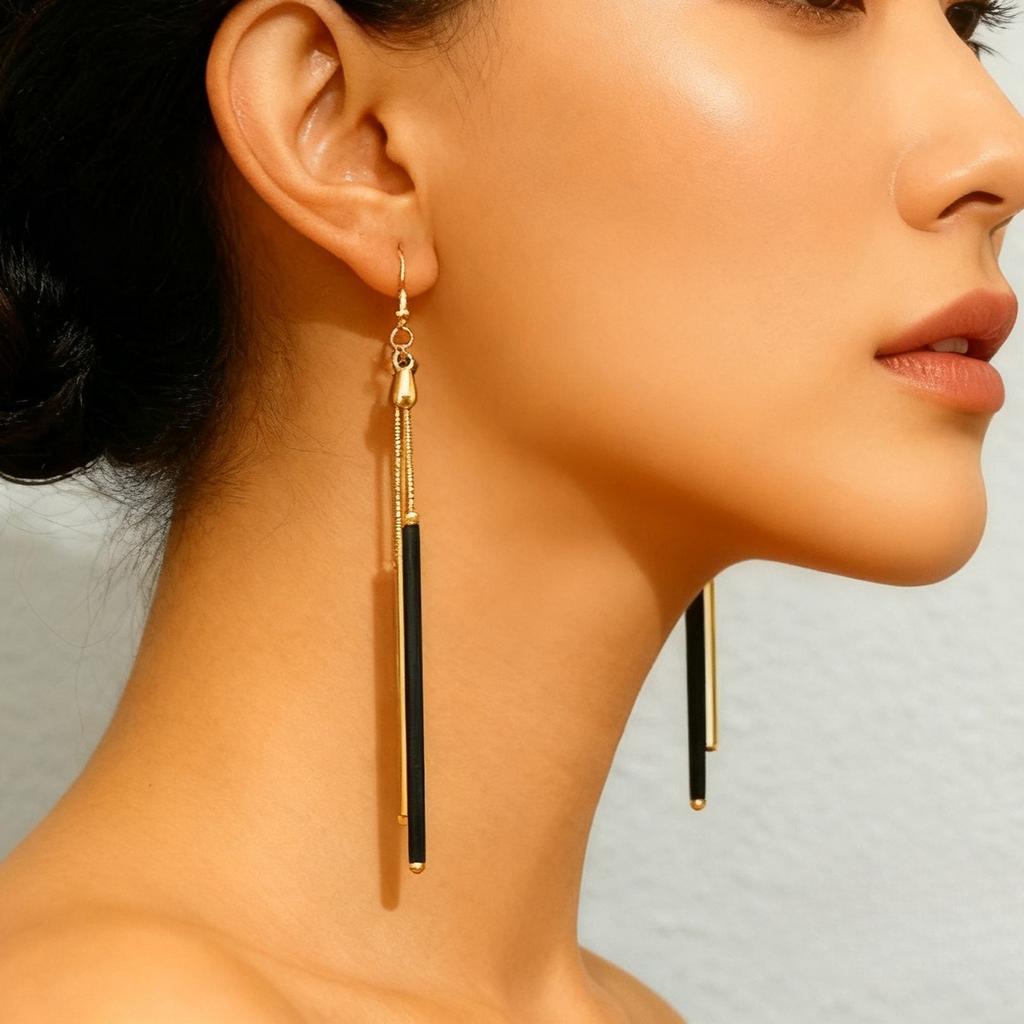 Quasten Gold und Schwarz Kontrastfarben Anhänger Ohrringe für Frauen, Neue Modische und Vielseitige Alltags-Ohrringe Geschenk