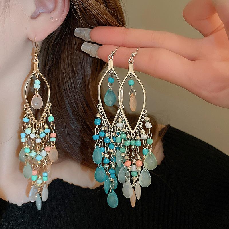 Retro Ethnic Style Feathers Long Ear Hooks Bohemian Vacation Style Earrings Earrings, Earrings, Personalized High-end Earrings Women