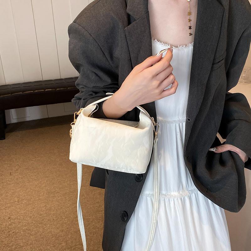 Pu Material Small Square Bag For Women Fashion Summer Casual Crossbody Purse With Zipper Closure