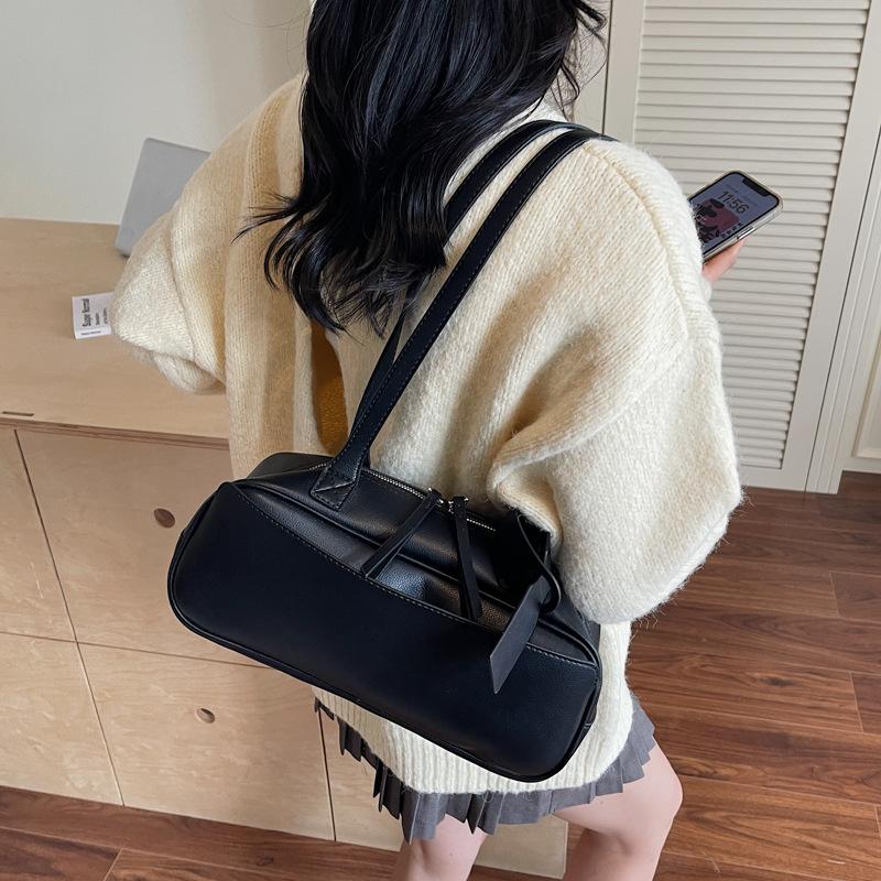 New Versatile Women's Bag Large Capacity Handbag Commuter Shoulder Bag