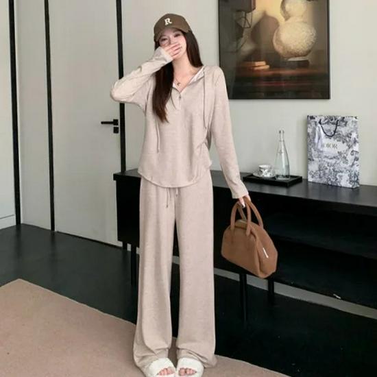 

Stylish Petite Women s Autumn/Winter Slimming Two-Piece Suit: Top & Trousers for a Youthful Look. S