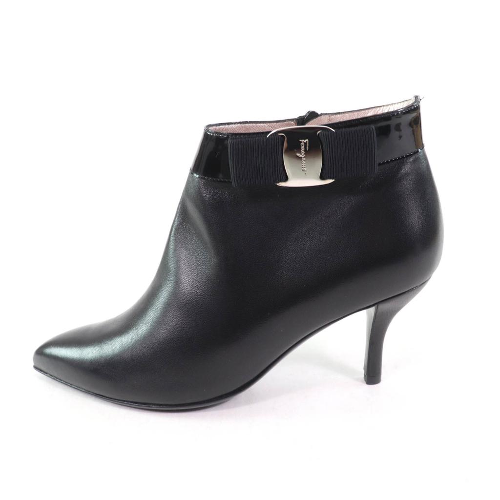 Excellent Salvatore Ferragamo Ankle boots Patent leather with Vara ribbon and 5 Used