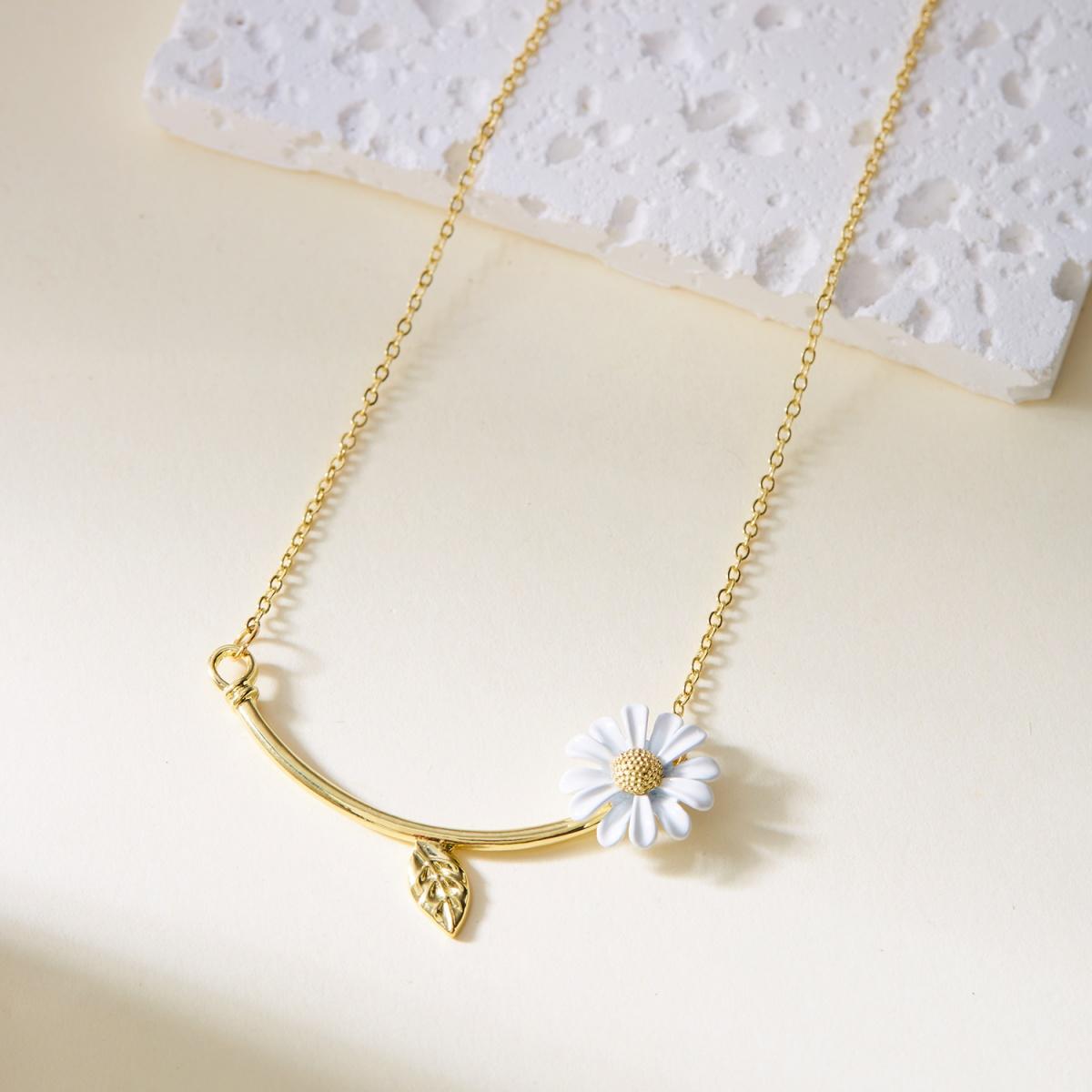 Trendy Sweet White Daisy Flower Pendant Necklace For Women  Simple Sunflower Clavicle Chain Choker Wedding Jewelry Gifts