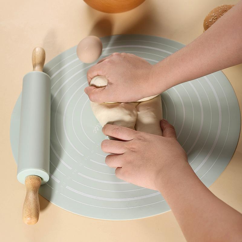 2pcs Wooden Rolling Pin with Silicone Dough Mat Set High-Temperature Non-Stick Baking Tools for Home Kitchen Pasta Cookie DIY