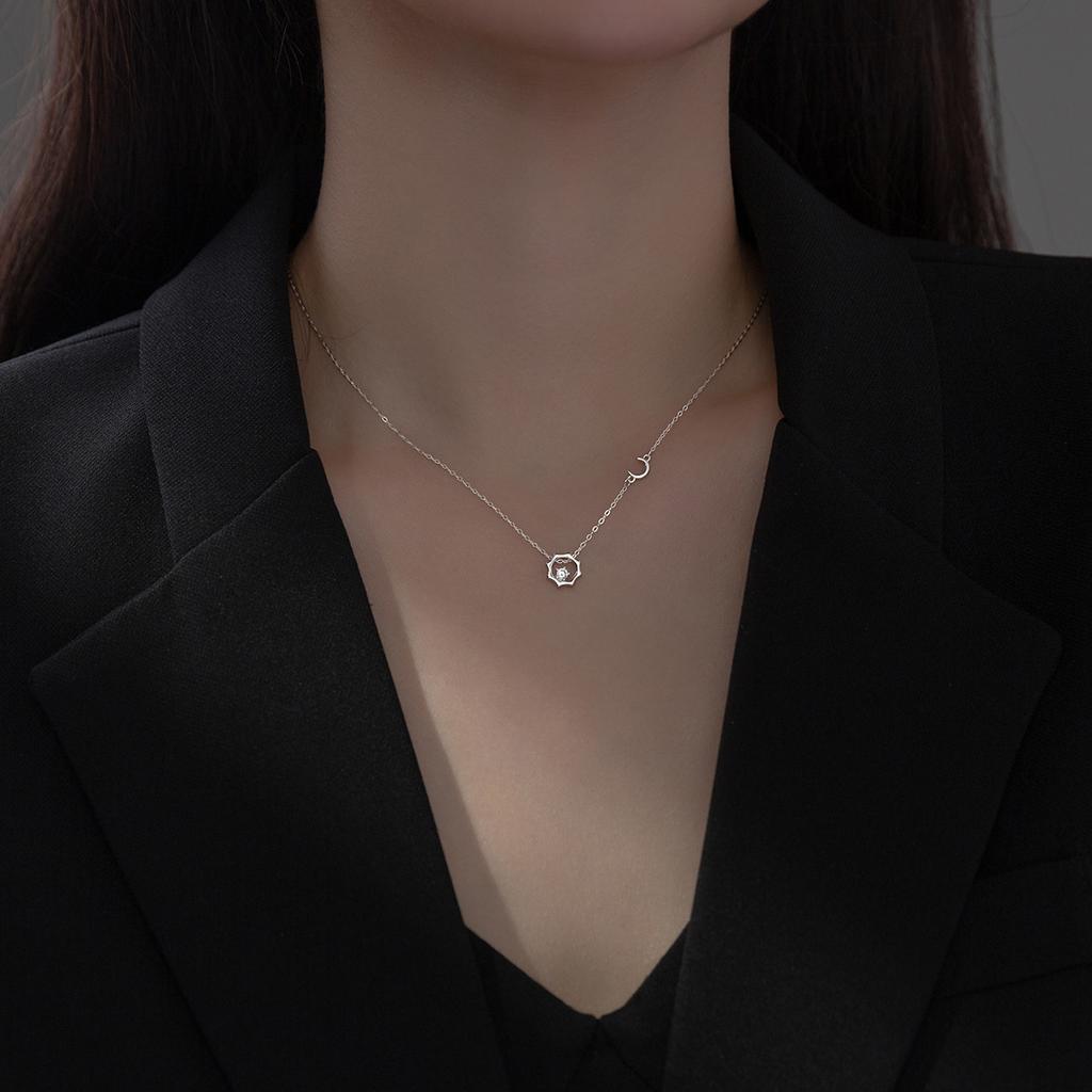 Colier din argint S925 cu soarele și luna strălucind împreună, set cu diamante, soare și semilună, design de nișă, lanț clavicular simplu
