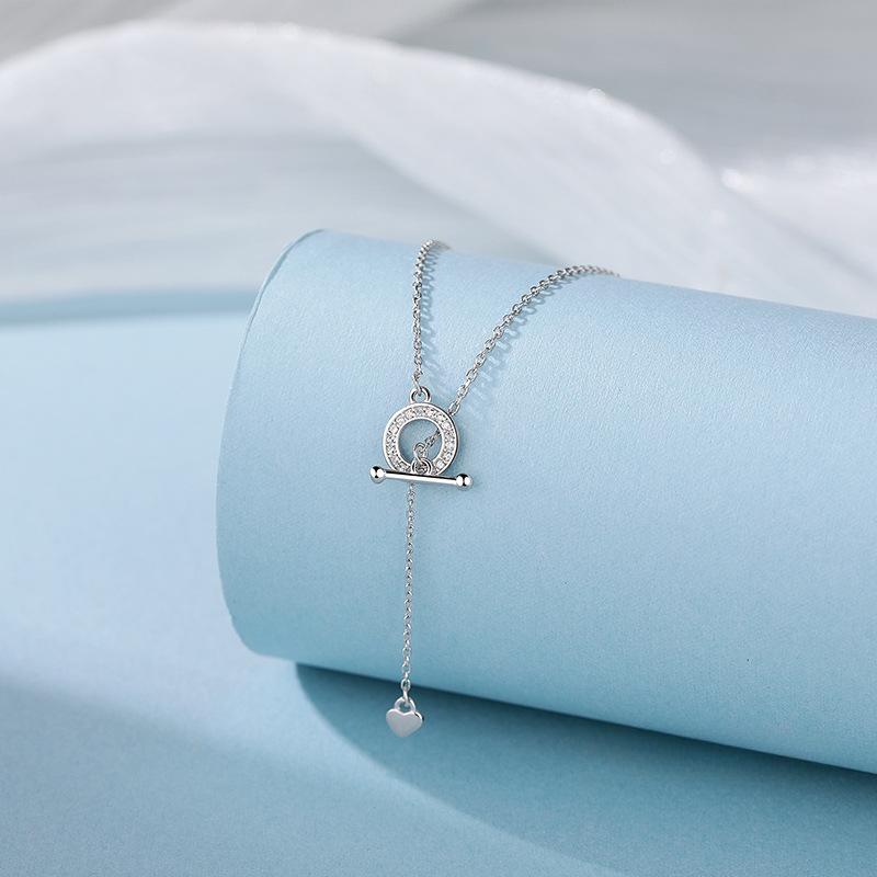 Personalized Circle Heart Necklace Women's Fashion Versatile Advanced Design Sense Collar Chain