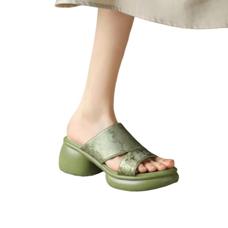 New Chinese slippers summer soft-soled outer wear non-slip national style one-word drag 2025 thick-soled fashion beach sandals women