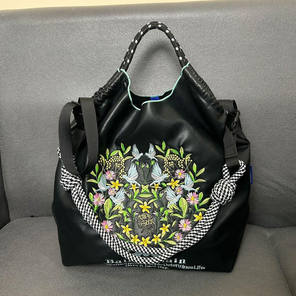 Women's Embroidered Large Capacity Leather Tote - Fashionable, Versatile, Eco-Friendly Handbag