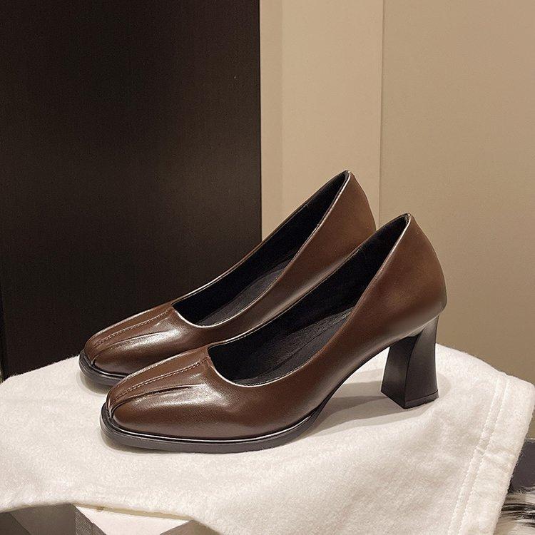 [Yushilai] French retro thick-heeled single shoes for women's 2025 spring new shallow mouth with skirt temperament high heels