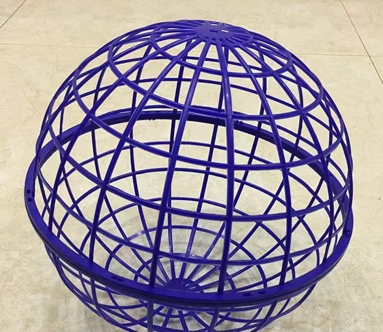 Portable Round Chicken Coop: Outdoor Rolling Foraging Cage for Free-Range Chickens