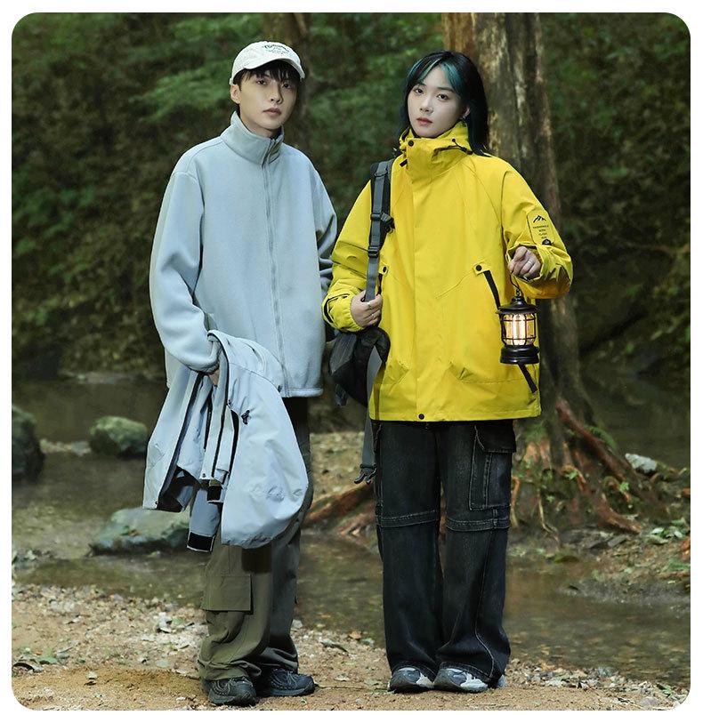 Best-Selling Unisex 3-in-1 Couple's Trekking Jacket Set for Outdoor Mountaineering