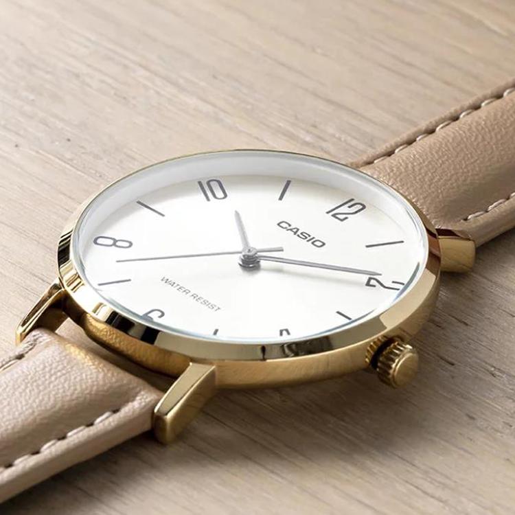Casio Standard Series Classic Minimalist Elegant Fashion Quartz Movement Leather Strap Watch Women Watches Gold LTP-VT01GL-9B2