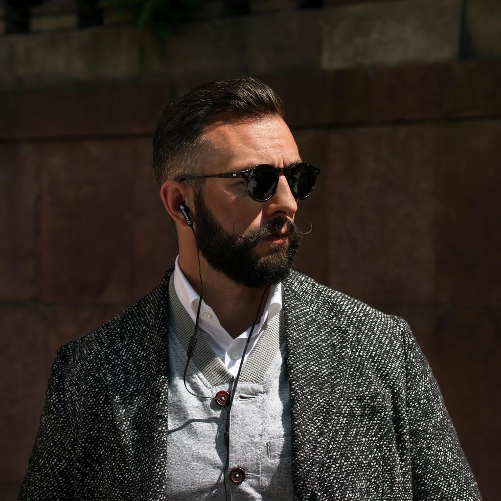 Urbanista San Francisco USB C Kabelgebunden mit USB Typ C und Sprachassistent Schwarze Kopfhörer, Kabelsalatfrei, Mikrofon, Kopfhörer, Taste, Steuerung,