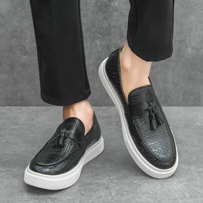 New Mens Slip On Shoes New Arrival Flats All-match Men Casual Footwear Classic Mens Loafers Men Outdoor Walking Shoe
