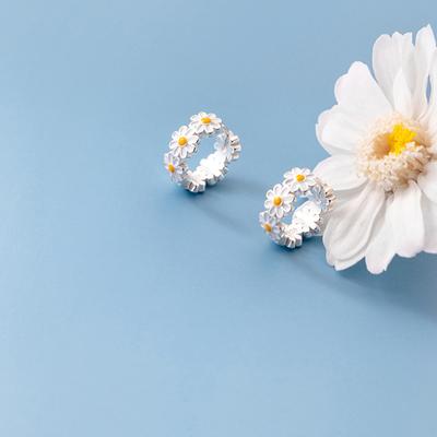 Daisy Flower Hoop Earrings For Women Sweet Spring Jewelry Friend Gift
