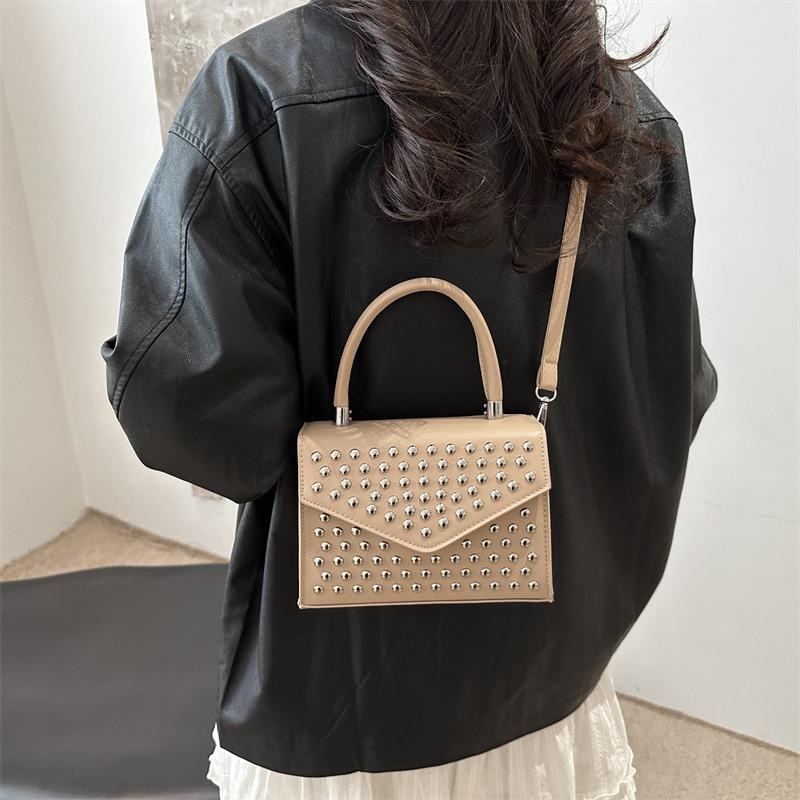 New Rivet Clutch Bag Versatile Dinner Bag High-end Fashion Party Clutch Bag