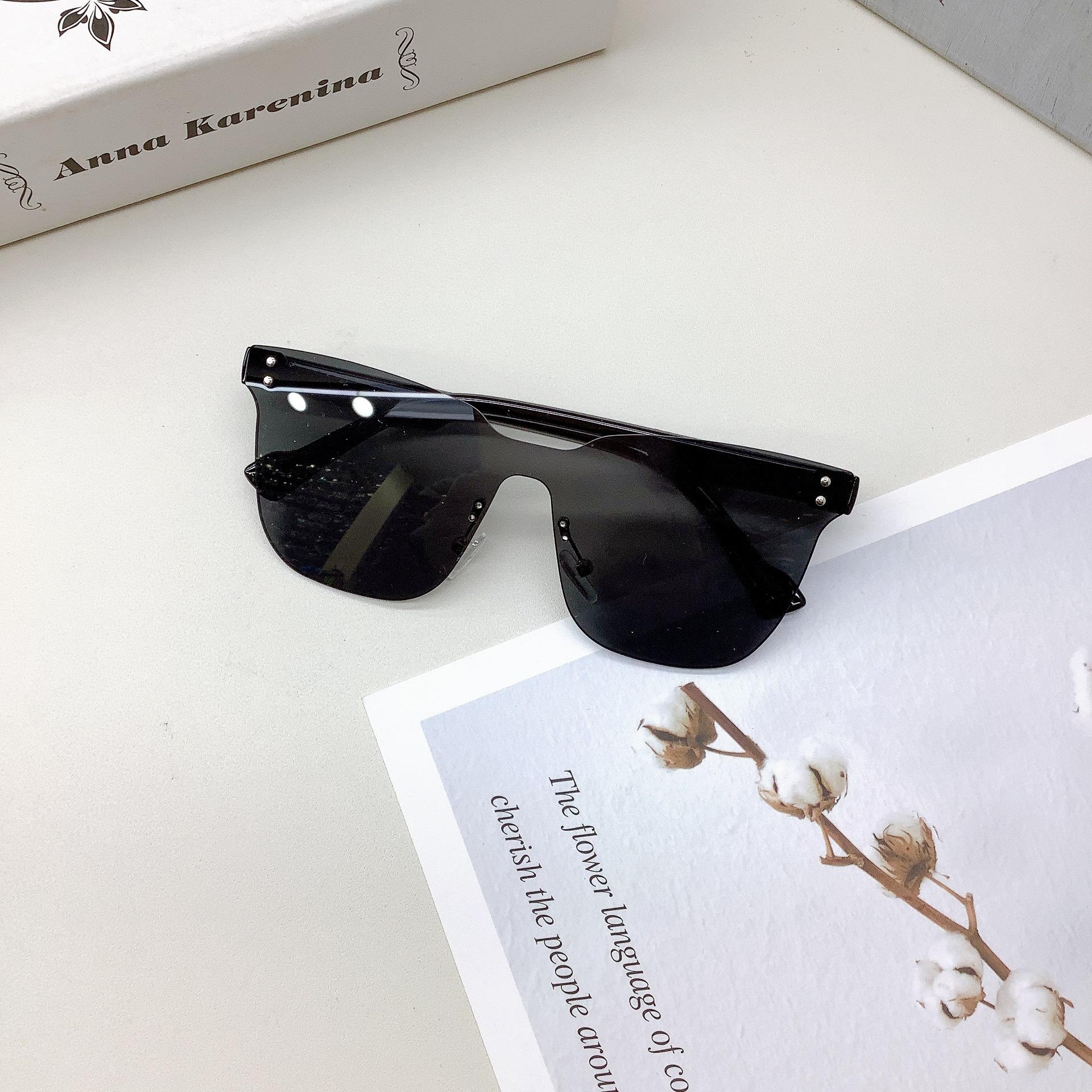 

Модные детские солнцезащитные очки без оправы, модные детские солнцезащитные очки для защиты глаз, солнцезащитные очки для езды на велосипеде и пляжа, солнцезащитные очки для мальчиков черный серый