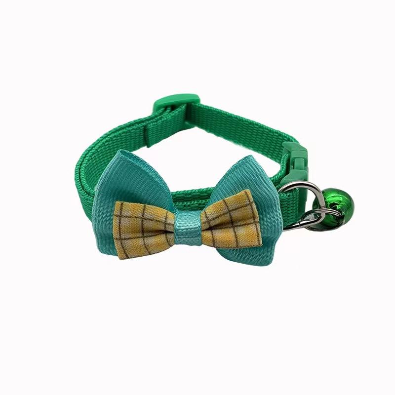 

Ошейник с колокольчиком и клетчатым бантом для кошек и мелких пород зелёный