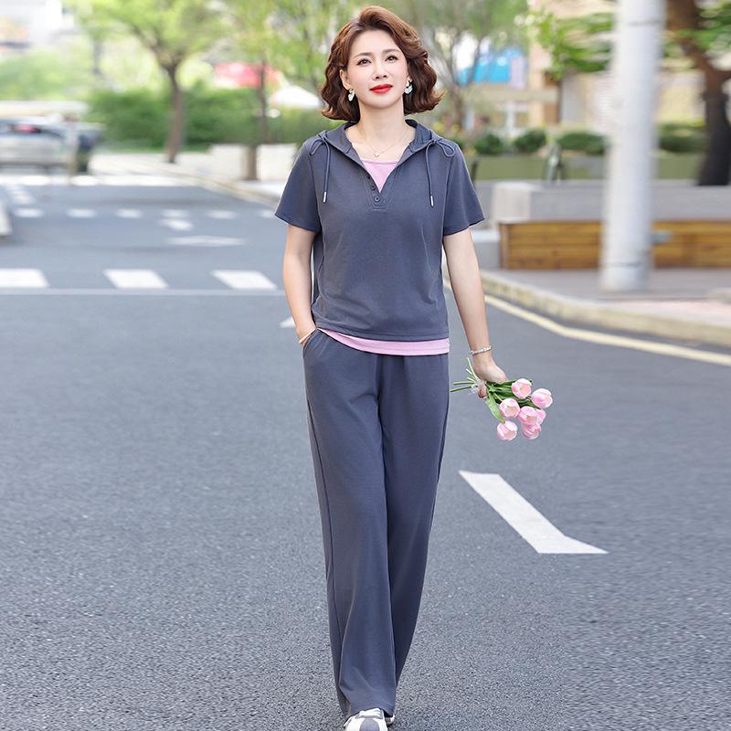 

Mom s 2026 Stylish Summer Sportswear Set: Casual Two-Piece Short-Sleeve Top for Middle-Aged & Elderly Women 5XL серый