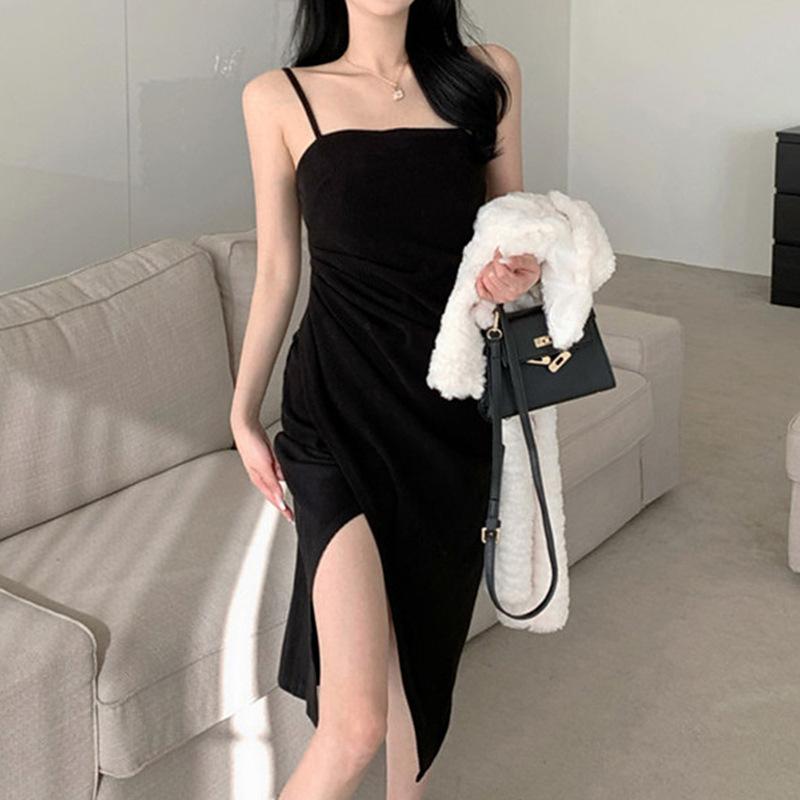 Damen Französisches Hepburn-Stil Sexy Einfarbiges Neckholder-Kleid Frühling Sommer Slim Fit Alles Temperament Nischentasche Gesäßschlitzkleid