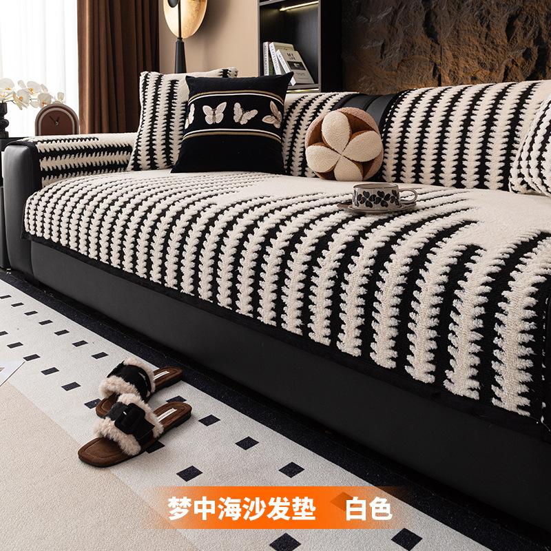 

Medieval Retro Sofa Cushion Winter Plush Non-Slip Thickened Seat Cushion New Leather Sofa Cover Cover Cloth 70*70cm