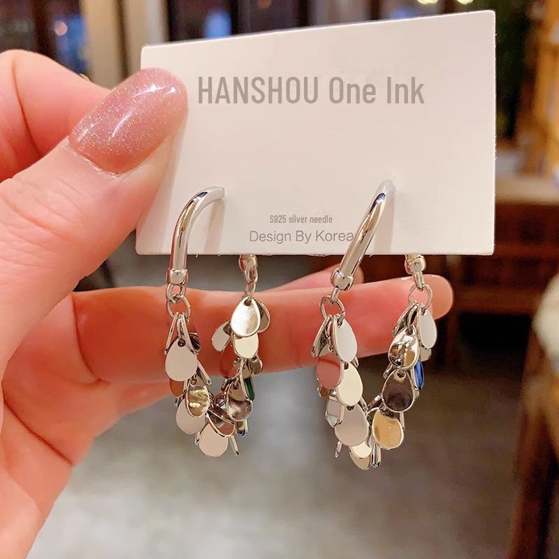 

2025 Hong Kong Light Роскошные серьги-кисточки: Ретро, Элитный, Модный, Холодный стиль серебряный