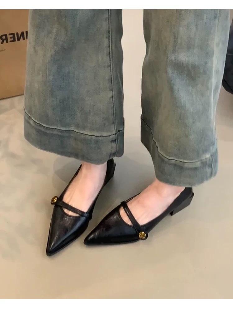 Spot~ Retro shallow mouth camellia high heels 2025 new one-word buckle thick heel single shoes pointed Mary Jane shoes