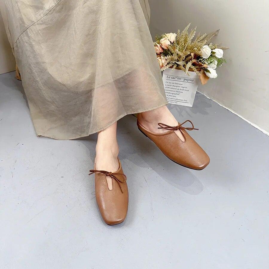 Johnature Chinelos casuais de couro genuíno com sola macia, cor sólida, salto baixo, sapatos femininos, slides externos