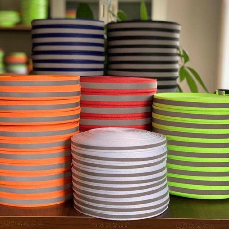 Reflektierende Streifen Anhänger Schlüsselanhänger Nacht Hochglanz Sicherheitsmarkierung Aufhänger Schlüsselanhänger