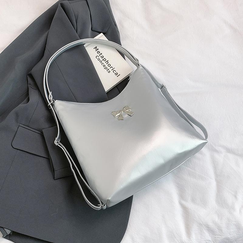 

2025 осень двухцелевая новая повседневная сумка-тоут на плечо женская однотонная большой вместимости сумка-тоут на двойном плече женщины серебряный