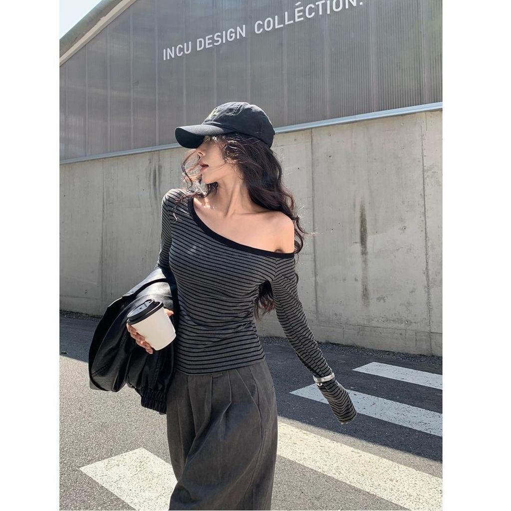 Trendy Striped One-Shoulder Long Sleeve Cropped Top