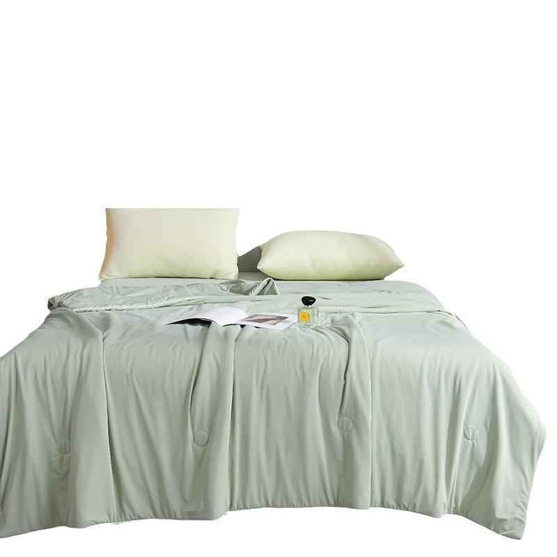 Class A Silk Summer Quilt: Antibacterial, Skin-Friendly, Solid Color for Mother and Baby, Ideal for Air Conditioning, Spring, and Autumn.
