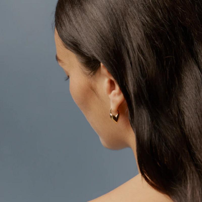 Fashion Commuting Must Enter The Niche, Simple Personality, Exquisite Sense Of Love, Ear Buckles, Advanced Cold Wind, Small Temperament Earrings