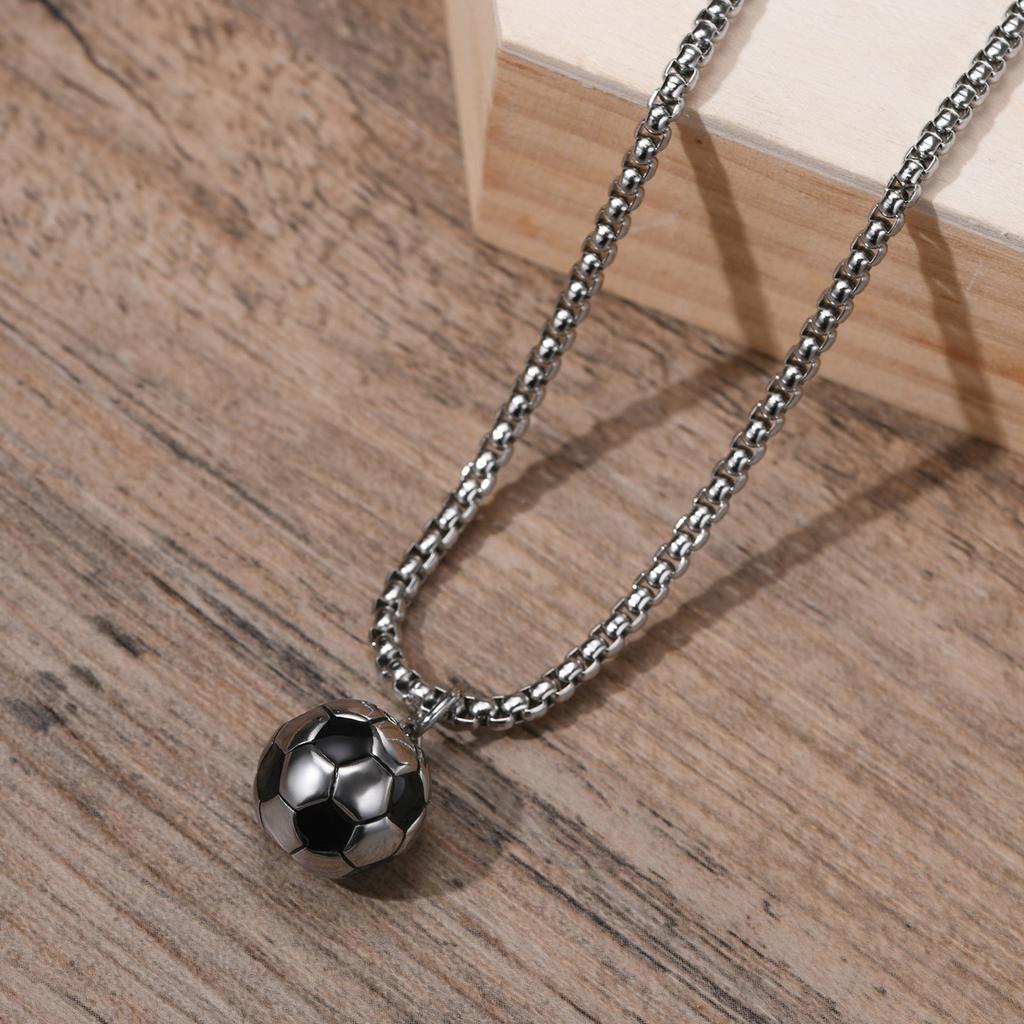3D Fußball Halsketten für Männer, Solide Edelstahl Lässige Fußballer Anhänger, Sportliebhaber Jungen Geburtstagsgeschenke Schmuck