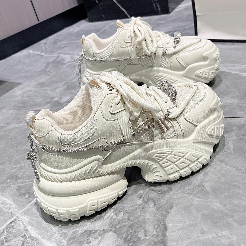 

Легкие и маленькие ноги увеличивают рост. Повседневные туфли для пап на толстой подошве, женские, новинка 2025 года, весна-осень, простые спортивные туфли в гонконгском стиле 35