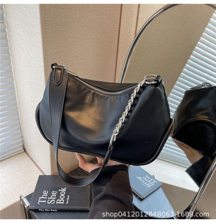 Fashion Niche Underarm Small Bag Women's 2025 New Casual Texture Messenger Bag Simple Retro Commuter Shoulder Bag