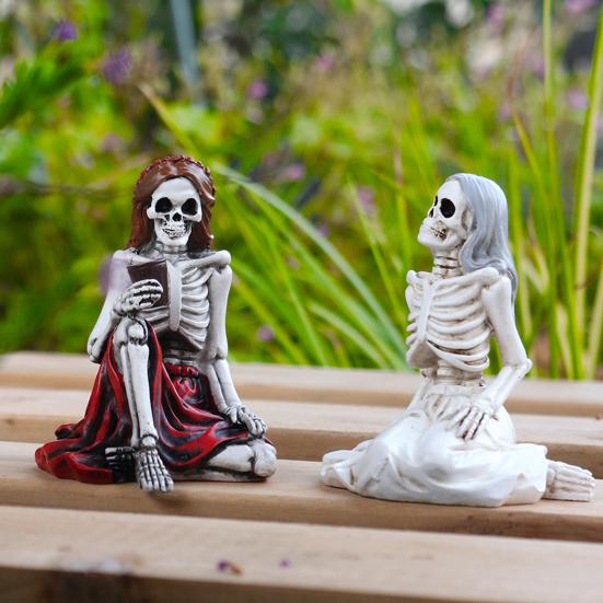 2 Pcs Skeleton Sisters Statue Resin Skeleton Girl Figurine Spooky Halloween Desktop Decoration for Haunted House Home Garden Decor