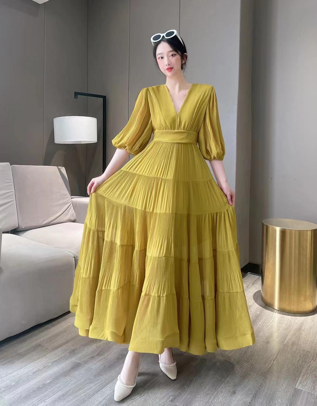 

«Элегантное многослойное плиссированное платье А-силуэта с V-образным вырезом – Женский наряд для отдыха на море с короткими рукавами» One Size жёлтый