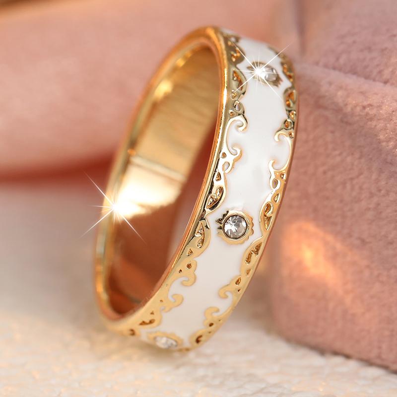 Dazzling Inlaid White CZ Women's Ring Trendy Gold Color Geometry Pattern Daily Wear Party Jewelry Anniversary Gift